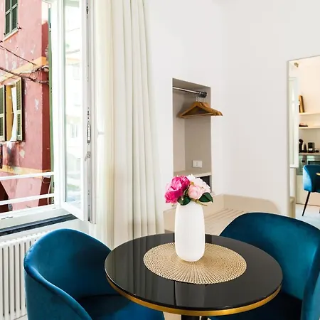 Mada Charm Piazza Apartment Vernazza